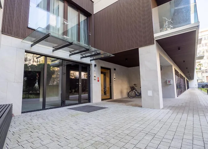 A Charming Loft In The Heart Of Krakow With Free Parking